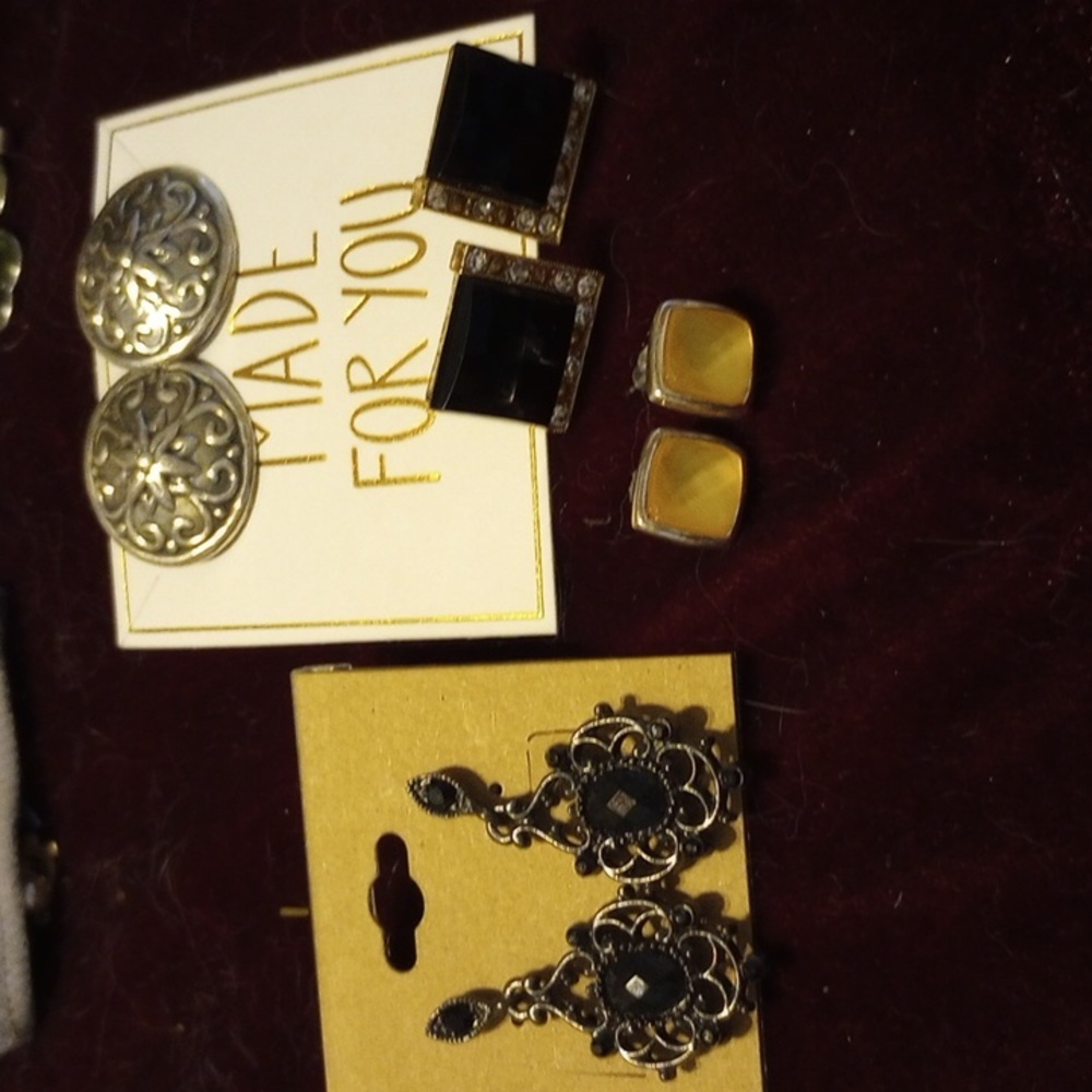 Earrings lot of 5